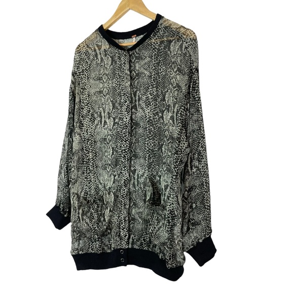Free People Sheer Oversized Top Lori Snake skin Slouchy Bomber Jacket Size S - Picture 9 of 11